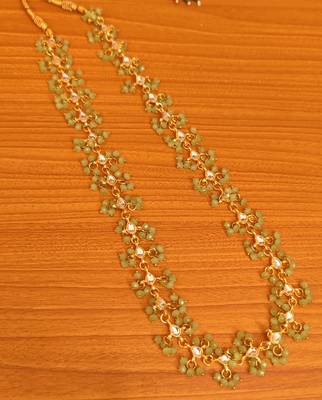 Green necklaces 1