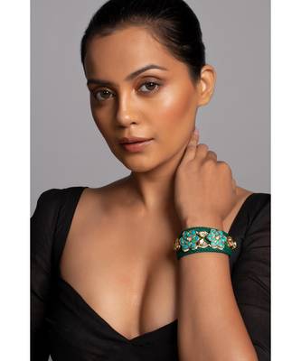Deluxe Turquoise and Green Bracelet for Festivals 3