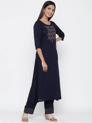Navy-blue embroidered viscose salwar 4