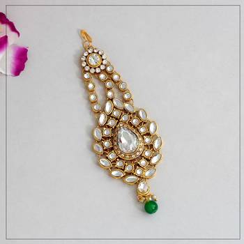 Green maang-tikka 1