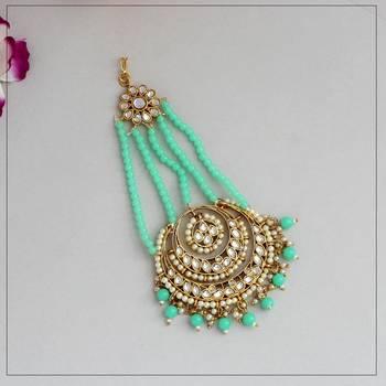 Green maang-tikka 1