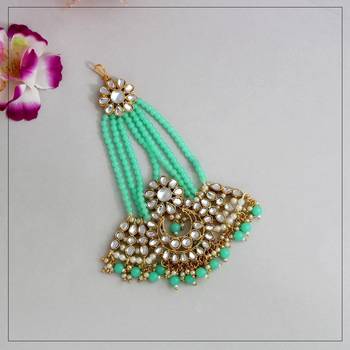 Green maang-tikka 1