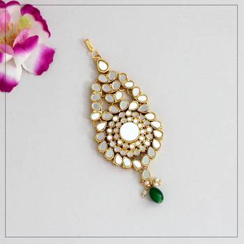 Green maang-tikka 1