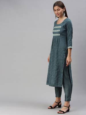 Women Grey Embroidered Yoke Patternt Kurta Set With Dupatta 4