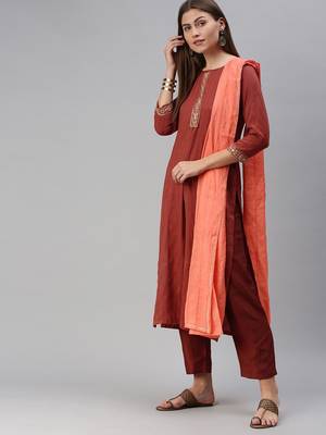 Women Rust Embroidered & Sequence Kurta Set With Dupatta 2
