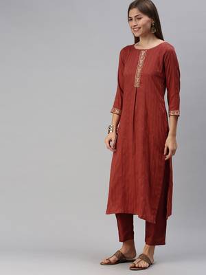 Women Rust Embroidered & Sequence Kurta Set With Dupatta 4