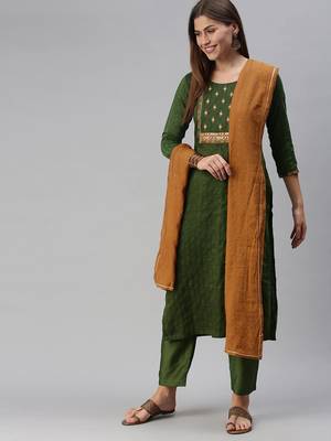 Women Olive Green Embroidered & Sequence Kurta Set With Dupatta 2