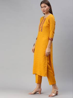 Women Yellow Embroidered & Sequence Kurta Set With Dupatta 4