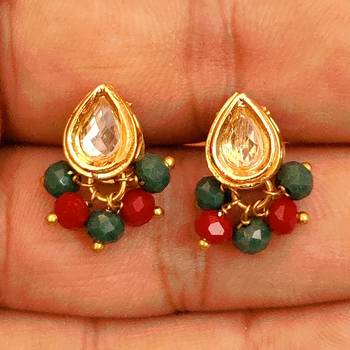 Multicolor studs 1