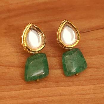 Green earrings 1