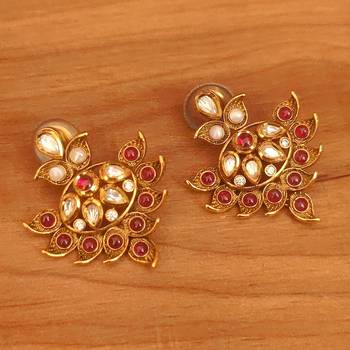 Red earrings 1