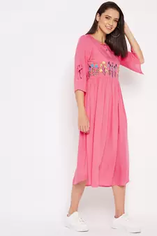 Pink embroidered rayon short-dresses