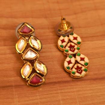 Red earrings 2
