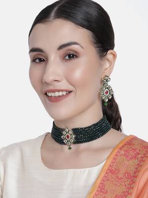 Traditional Choker Set Glided With Kundan & Beads For Girls  1