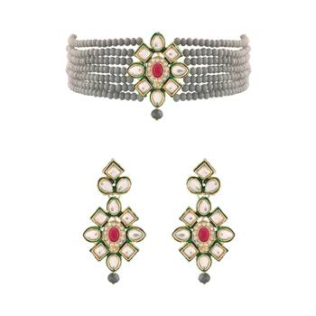 Traditional Choker Set Glided with Kundan & Beads For Girls  2