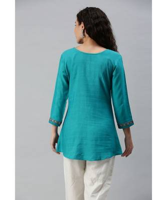 Women Green Tunic with Embroidery and Print Detailing 3
