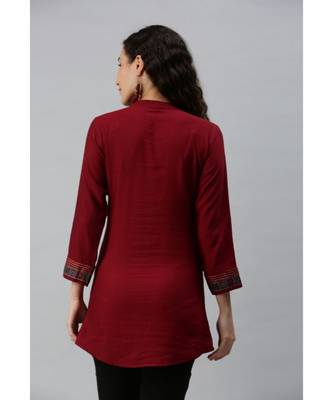 Women Maroon Tunic with Embroidery and Print Detailing 3