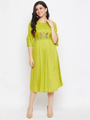 Green embroidered viscose rayon
 long-dresses 1