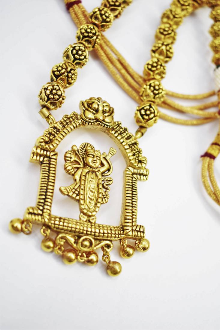 Shreenthji Design Pendant Gold Plated Beaded Feather Light  Necklace Mala with dori