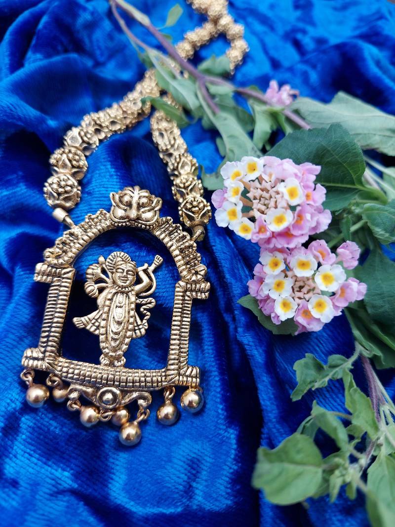 Shreenthji Design Pendant Gold Plated Beaded Feather Light  Necklace Mala with dori