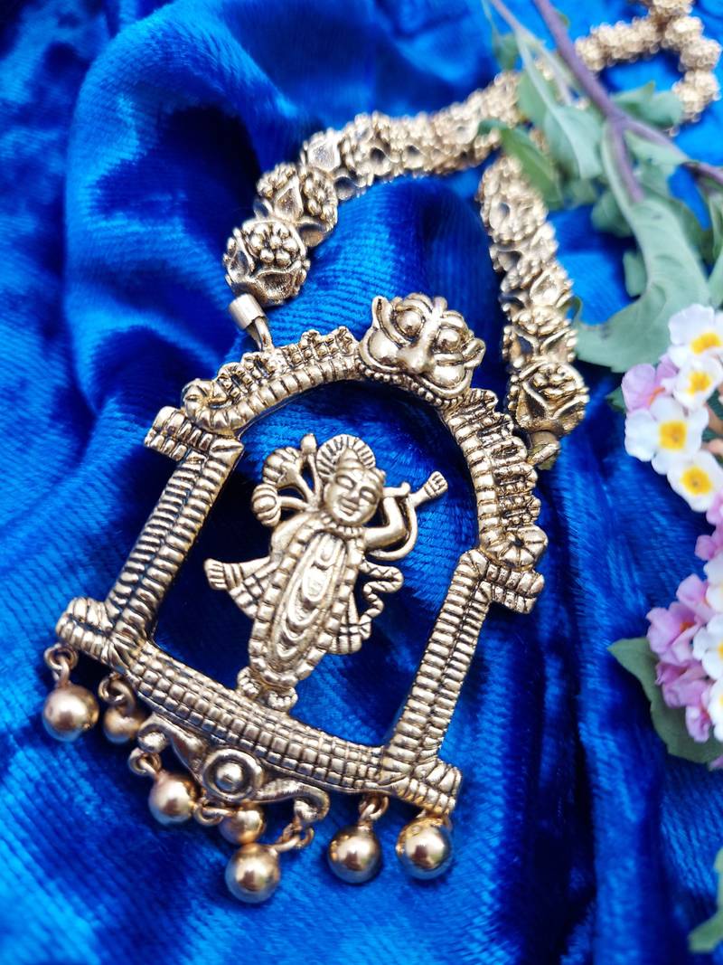 Shreenthji Design Pendant Gold Plated Beaded Feather Light  Necklace Mala with dori