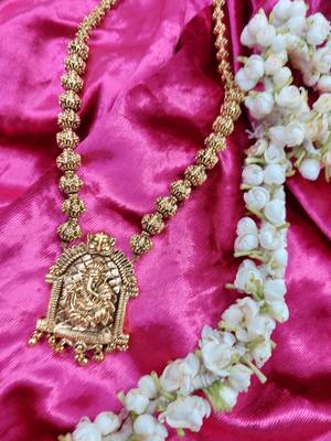 Ganpati Design Pendant Gold Plated Beaded Feather Light  Necklace Mala with dori 5