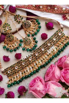 Green necklace-sets