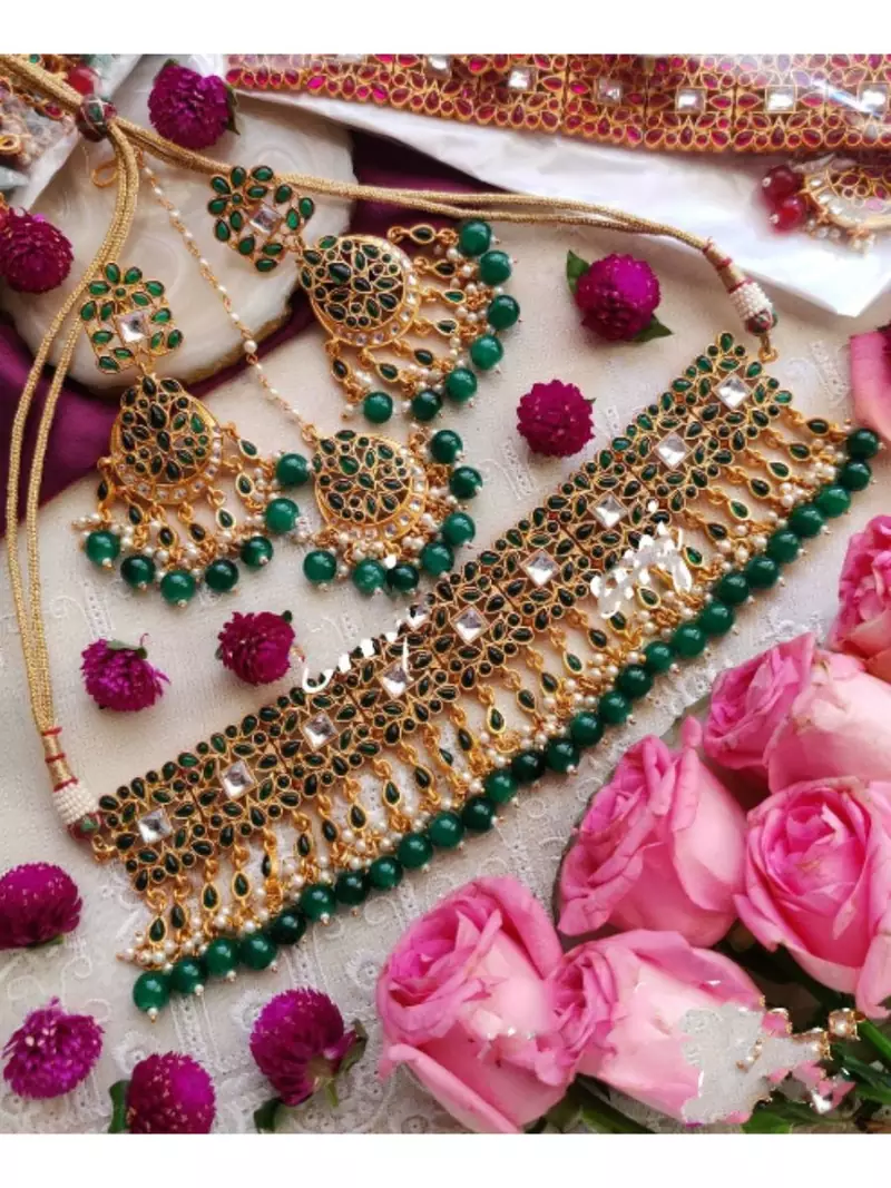 Green necklace-sets