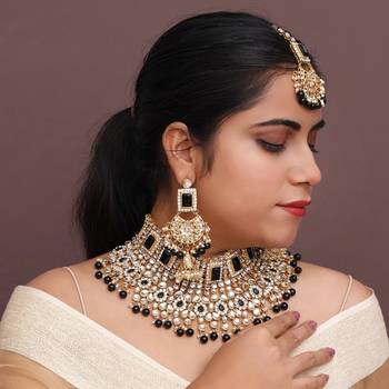 Black necklace-sets 1