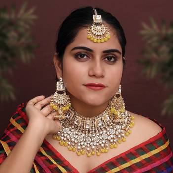 Yellow necklace-sets 1