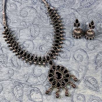 Silver Plated Gold Plated Traditional Black Kundan & Pearls Necklace Set For Women 1