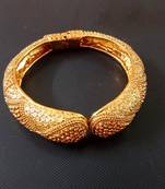 Gold agate side open kara