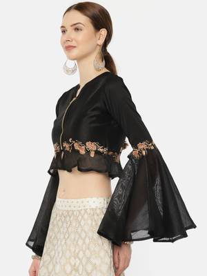 Black printed polyester crop-tops 2