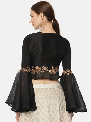 Black printed polyester crop-tops 3