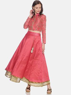 Pink embroidered polyester crop-tops 5
