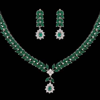 Green necklace-sets 2