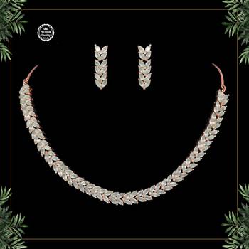 Green necklace-sets 1