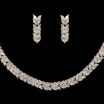 Green necklace-sets 2