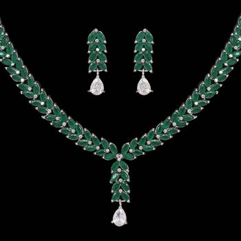 Green necklace-sets 2