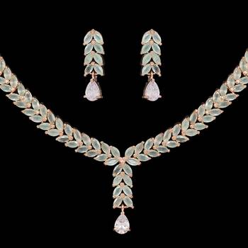 Green necklace-sets 2