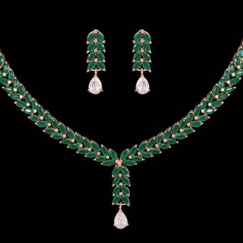 Green necklace-sets 2