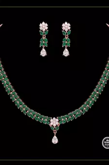 Green necklace-sets