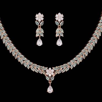 Green necklace-sets 2