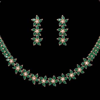 Green necklace-sets 2