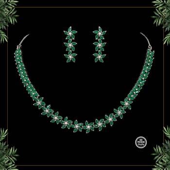 Green necklace-sets 1