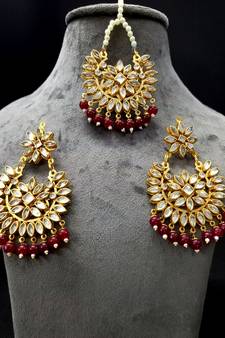 Maroon Copper Light Weight Gold Plated Earring Mang Tika Set
