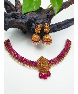 Matte ruby kemp stone necklace 1
