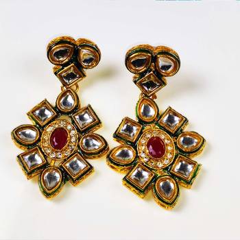 Necklace Set for Girls and Women Stylish Latest Wedding and Traditional kundan Pendant Set Maroon and Golden 3