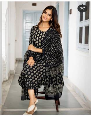 Rayon ethnic gold print kurti pant with dupatta 2