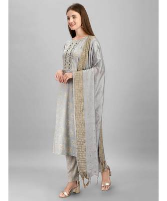 Grey Kurta Set with Narrow Pant 2